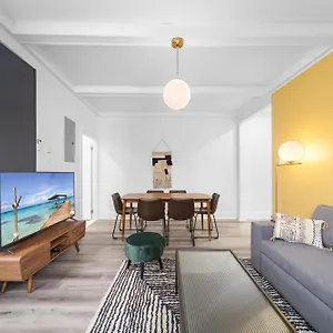 Modern And Cozy 4 Bedrooms Sleep 12 Apartment