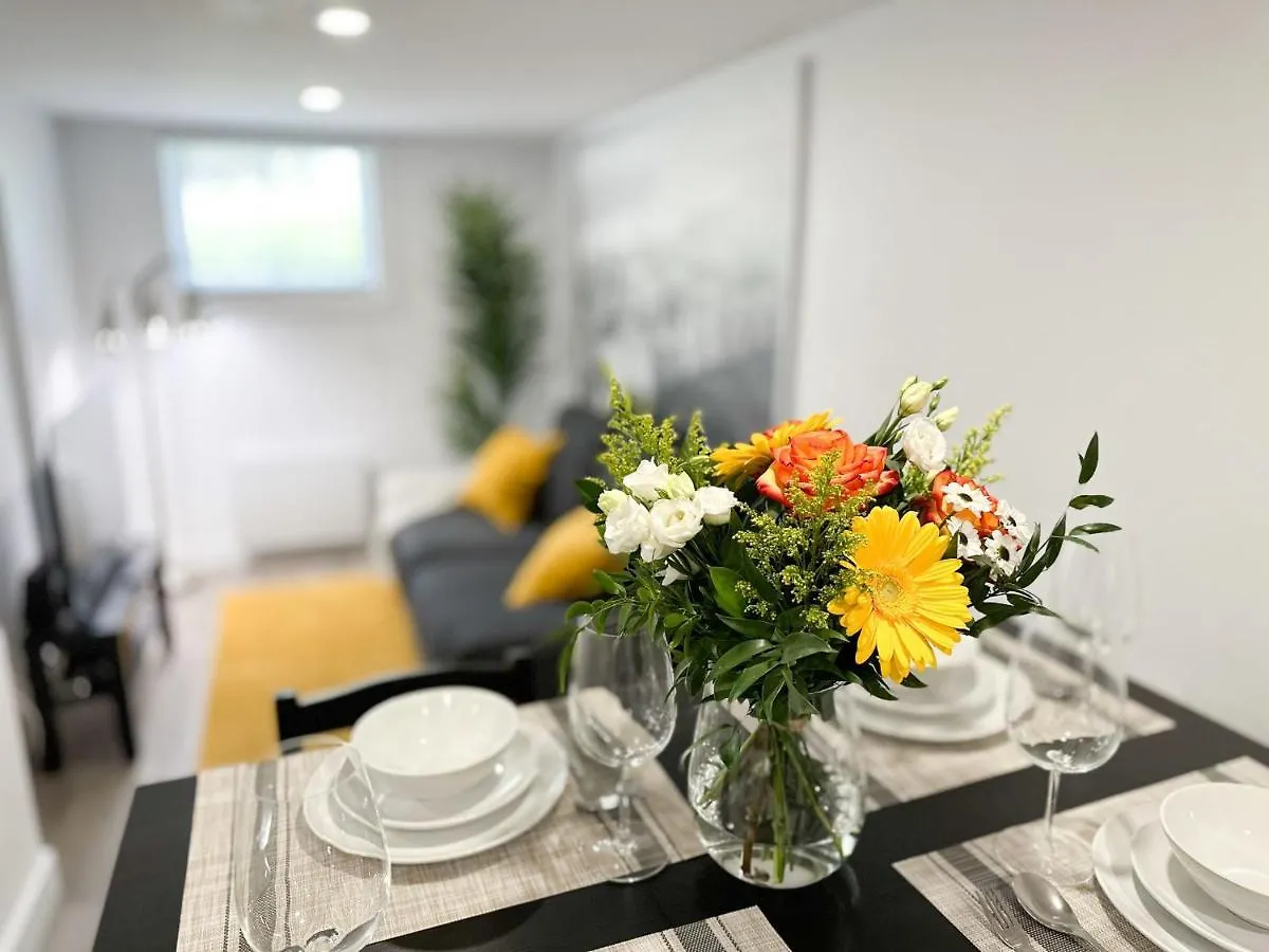 Chic 2 Bedr In Rosemont 12Min Walk To Metro Apartment Montreal Canada